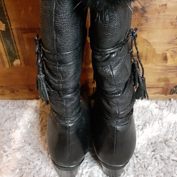 Gotti Leather Wedge Fur Trim Lace Up Tassel Boots 8.5 - Picture 8 of 11